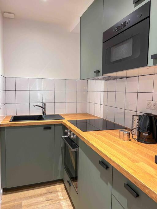 L'Eden Au Porte De Paris Metro 9 Montreuil  Dış mekan fotoğraf